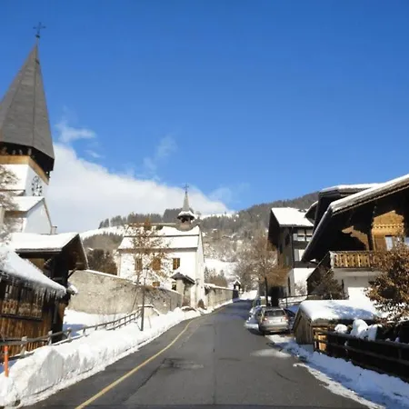 Semesterbostad South Facing Family In Saanen Village *