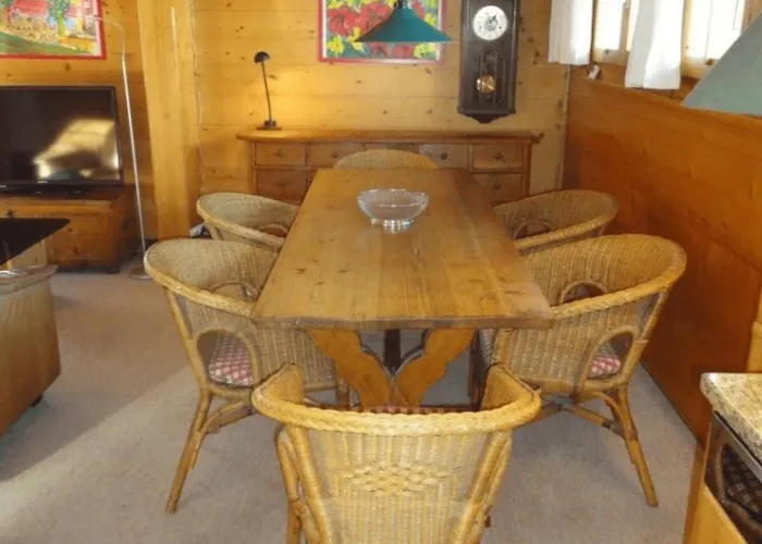 South Facing Family In Saanen Village Casa de Férias
